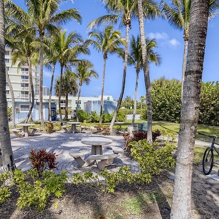 Singer Island Stunner 2 Br Aparthotel Palm Beach Shores Exterior photo