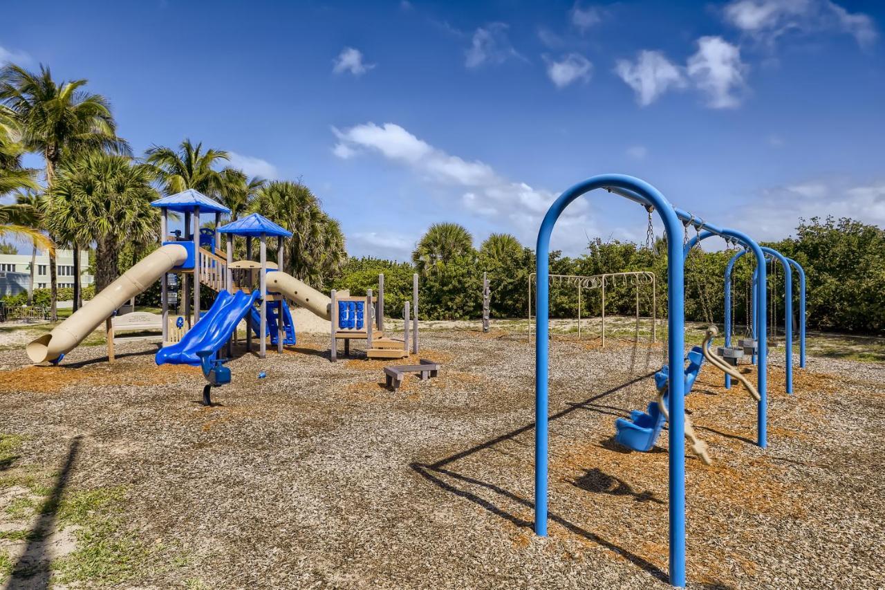 Singer Island Stunner 2 Br Aparthotel Palm Beach Shores Exterior photo