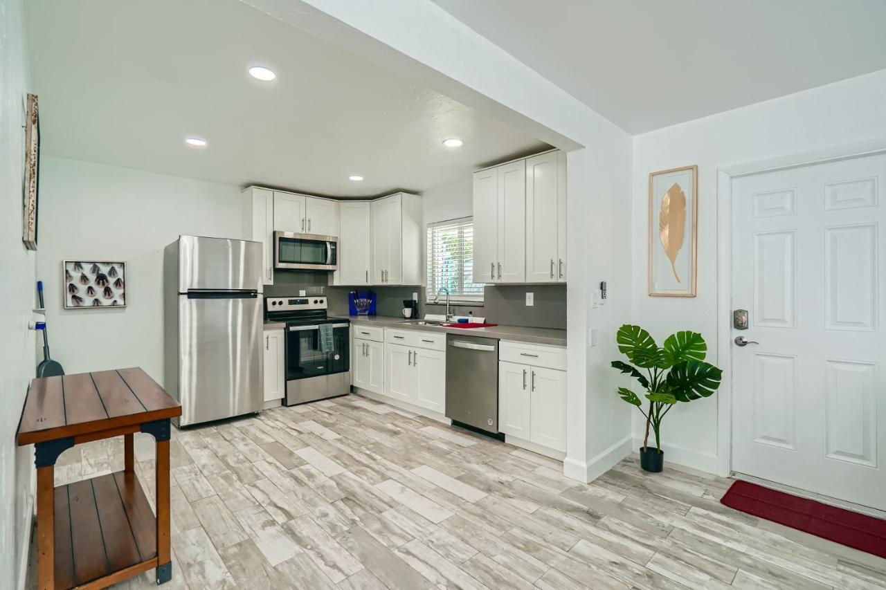 Singer Island Stunner 2 Br Aparthotel Palm Beach Shores Exterior photo